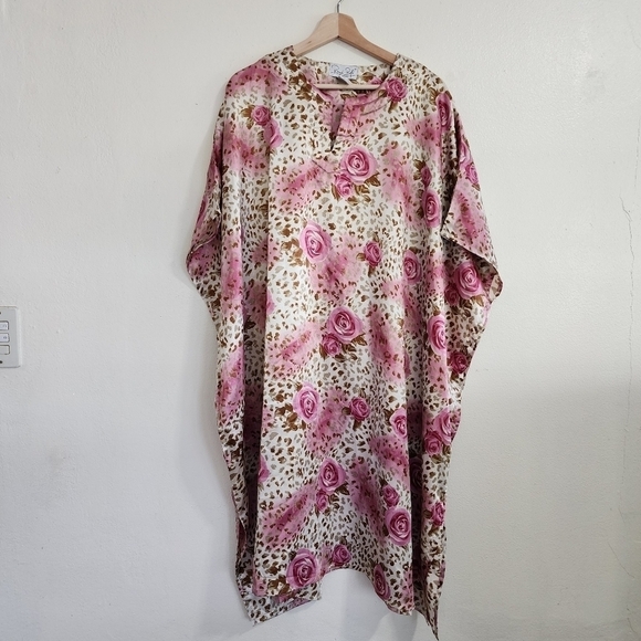 2/$20 Rene Refe Animal Print Floral Rose Kaftan Dress Plus One Size - Picture 1 of 9